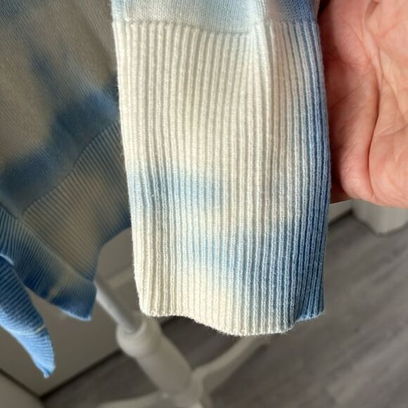 Neiman Marcus Sky Blue and White Cardigan - Picture 7 of 9